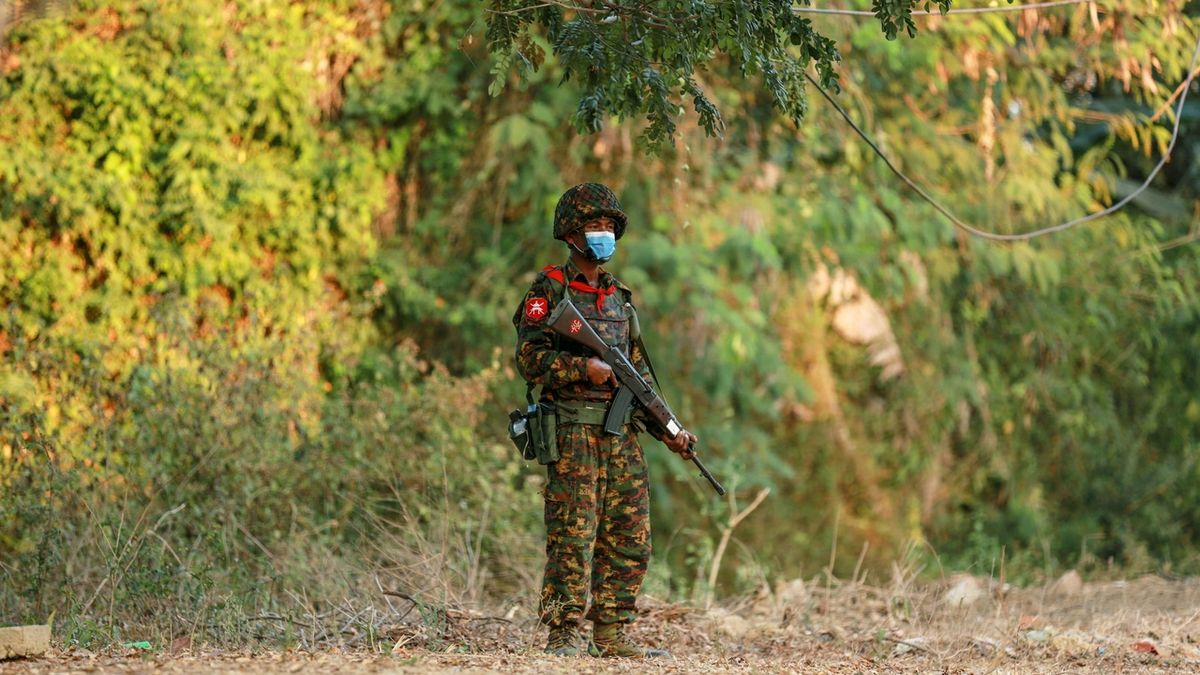 Řádění barmské junty nepřežilo nejméně 38 lidí